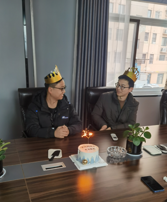 暖心相伴，共庆生辰 —— EMC易倍(中国)集团1月生日会温馨举行